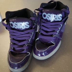 Like new osiris skate shoes